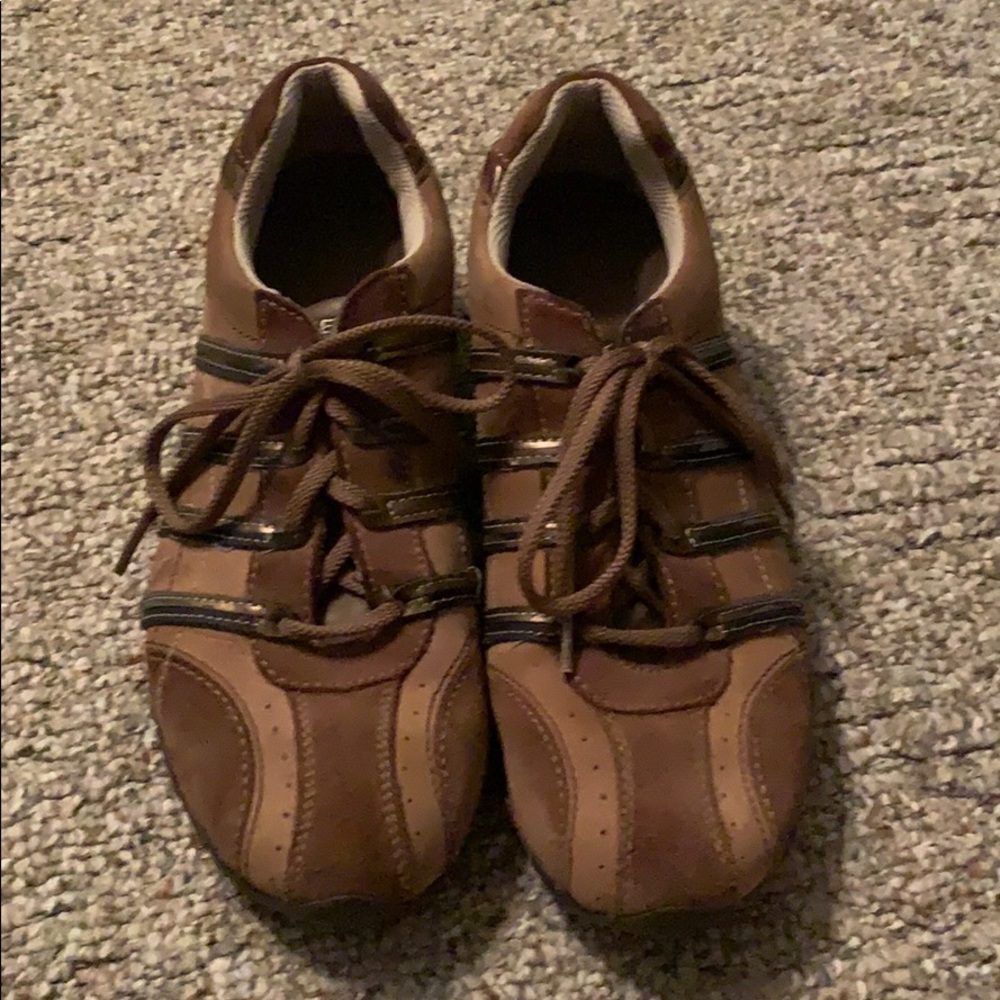 Suede Skechers sneakers